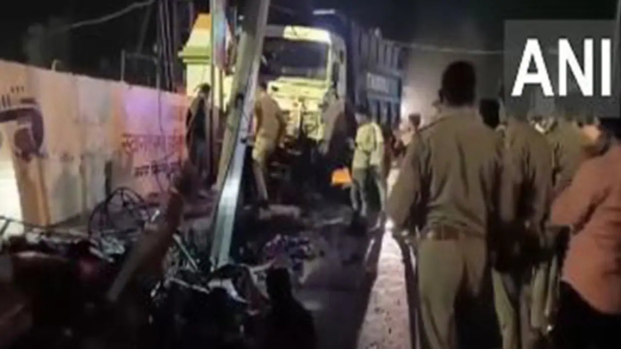 UP: 1 killed, five injured as high speed dumper rams into vehicles in Ayodhya; WATCH
