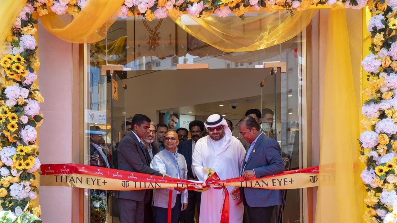 ടൈറ്റൻ ആദ്യ അന്താരാഷ്ട്ര ബഹു ബ്രാൻഡ് ലൈഫ്സ്റ്റൈൽ സ്റ്റോർ ഷാർജ റോളയിൽ