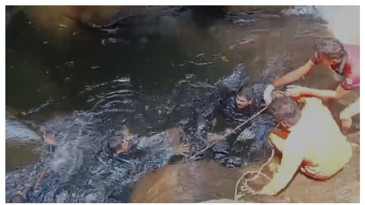 തേനെടുക്കാൻ പോയി വെള്ളച്ചാട്ടത്തില്‍ കാണാതായ യുവാവിന്‍റെ മൃതദേഹം കണ്ടെത്തി