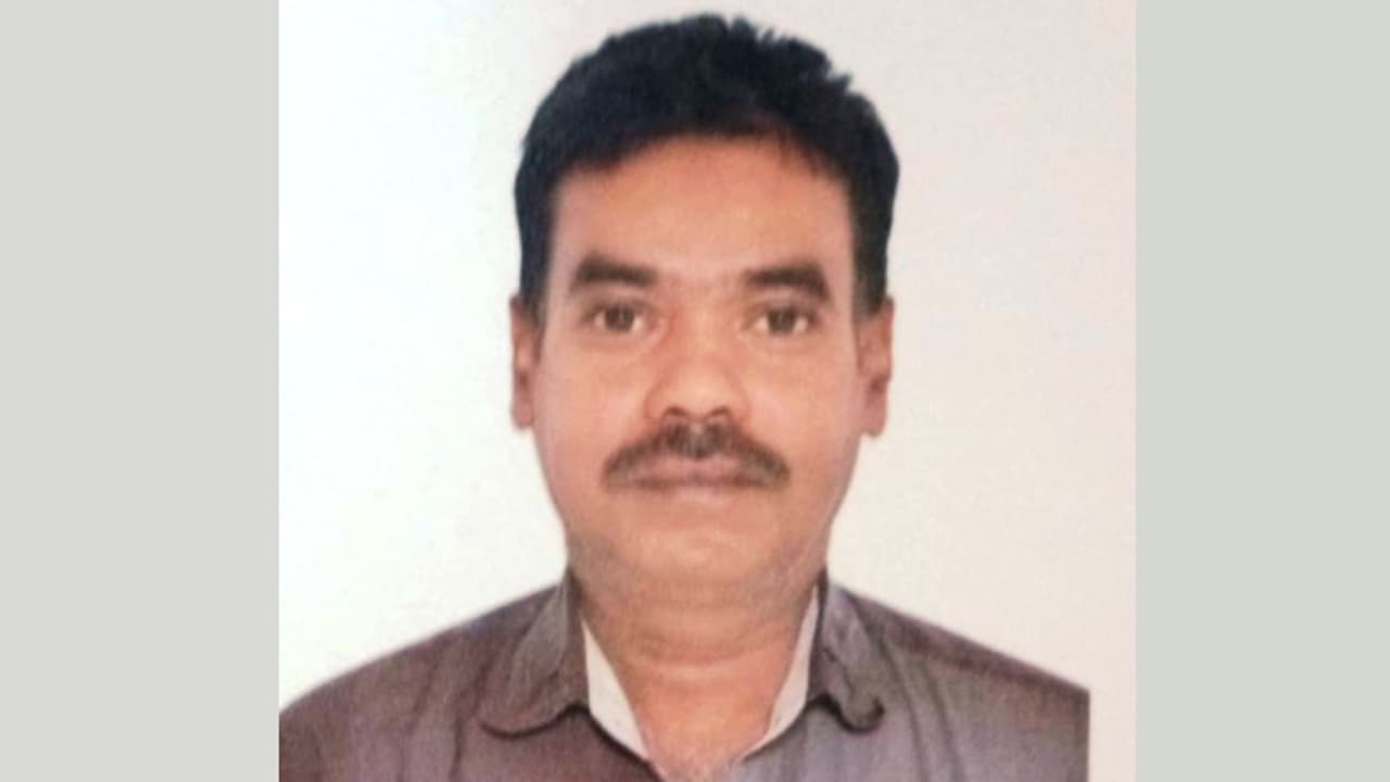 മരിച്ചിട്ടും ആരുമറിയാതെ ആശുപത്രി മോർച്ചറിയിൽ, സൗദിയിൽ തമിഴ്നാട് സ്വദേശിയുടെ മൃതദേഹം കണ്ടെത്തിയത് മലയാളികള് മരിച്ചിട്ടും ആരുമറിയാതെ ആശുപത്രി മോർച്ചറിയിൽ, സൗദിയിൽ തമിഴ്നാട് സ്വദേശിയുടെ മൃതദേഹം കണ്ടെത്തിയത് മലയാളികള്