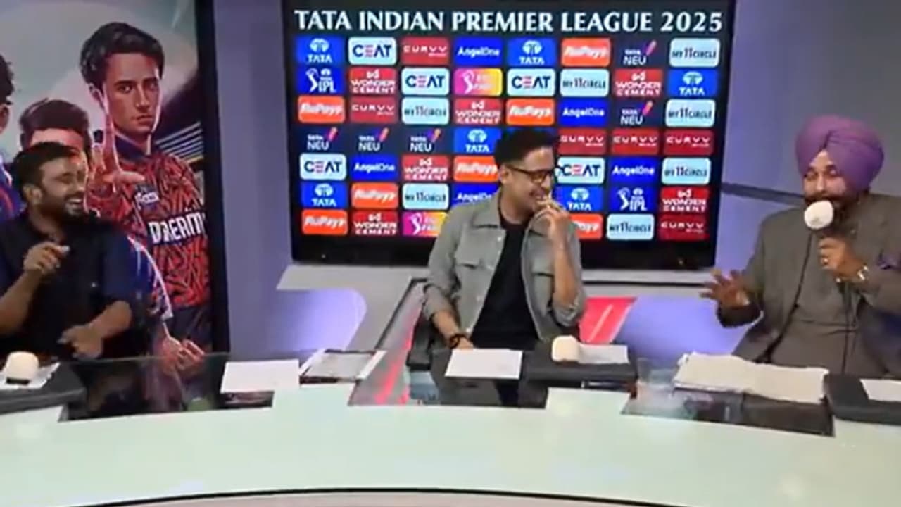 സിദ്ദു ഓന്തിനെ പോലെ നിറം മാറുന്നവനെന്ന് റായുഡു, കമന്ററി ബോക്സില് പരസ്പരം പോരടിച്ച് മുന് താരങ്ങള് സിദ്ദു ഓന്തിനെ പോലെ നിറം മാറുന്നവനെന്ന് റായുഡു, കമന്ററി ബോക്സില് പരസ്പരം പോരടിച്ച് മുന് താരങ്ങള്