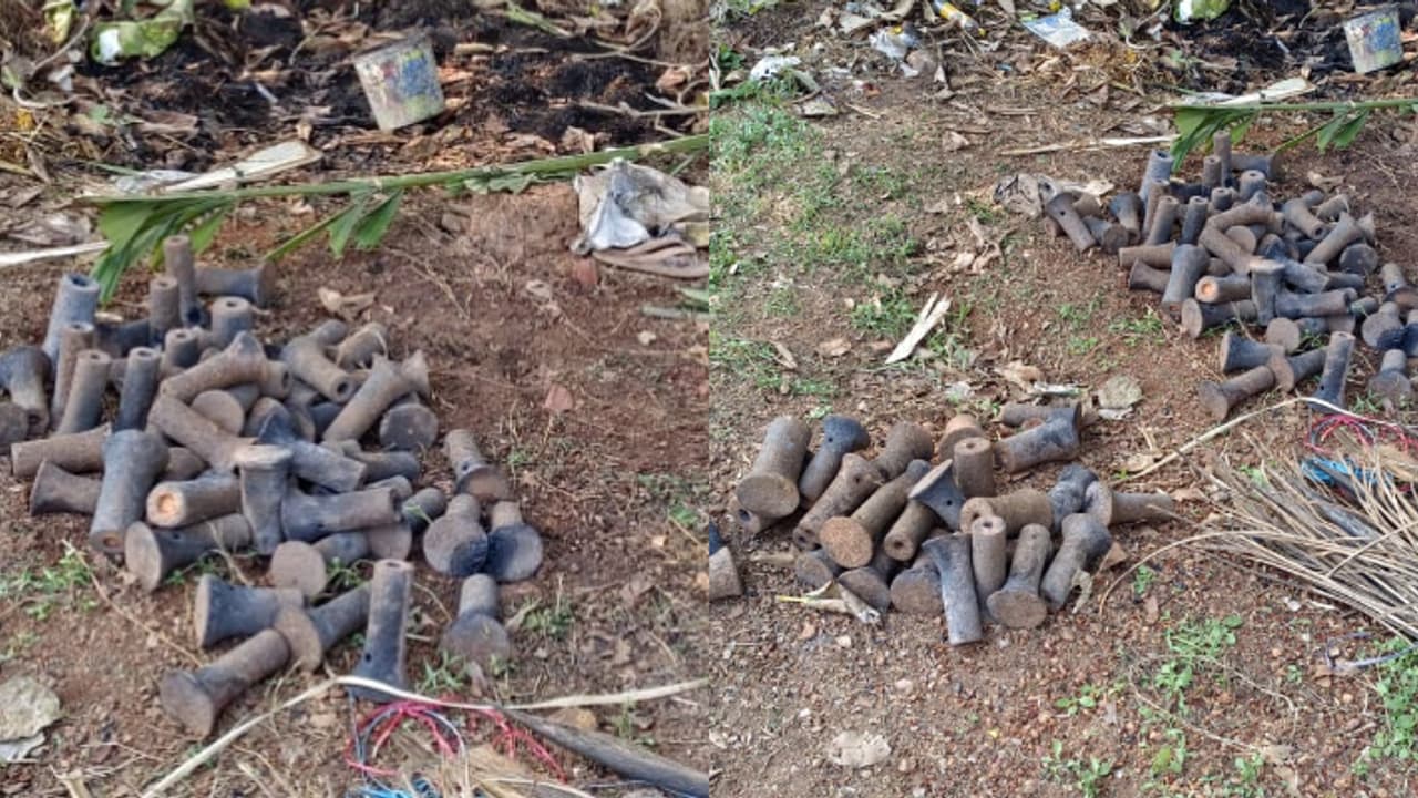 പകൽ പൂരത്തിന് കതിന നിറയ്ക്കുന്നതിനിടെ തീ പടര്ന്നു; മൂന്നു പേര്ക്ക് പൊള്ളലേറ്റു, ഒരാളുടെ നില ഗുരുതരം പകൽ പൂരത്തിന് കതിന നിറയ്ക്കുന്നതിനിടെ തീ പടര്ന്നു; മൂന്നു പേര്ക്ക് പൊള്ളലേറ്റു, ഒരാളുടെ നില ഗുരുതരം