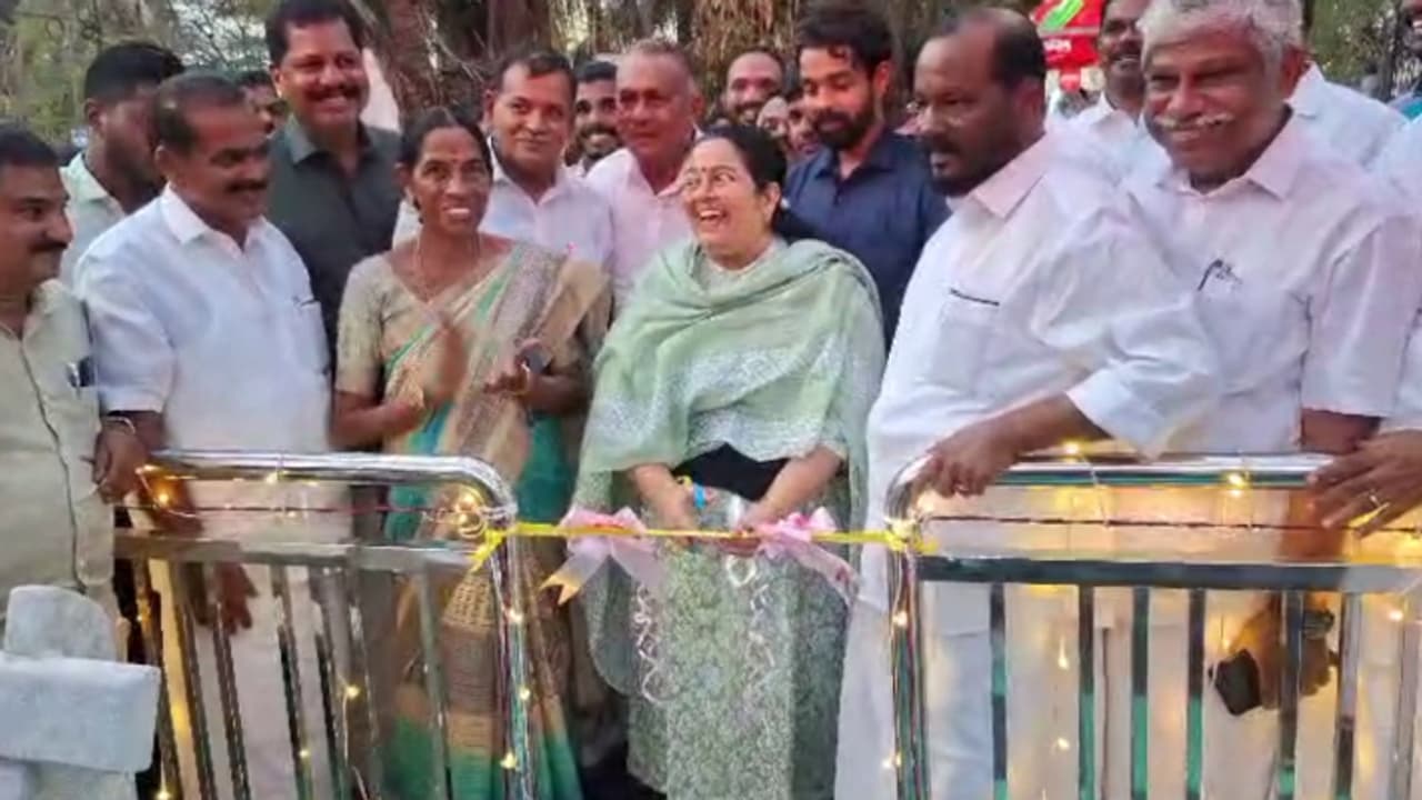 പരിക്കേറ്റുള്ള ചികിത്സ കഴിഞ്ഞ് മാസങ്ങള്‍ക്കുശേഷം പൊതുപരിപാടിയിൽ നേരിട്ടെത്തി ഉമ തോമസ് എംഎൽഎ