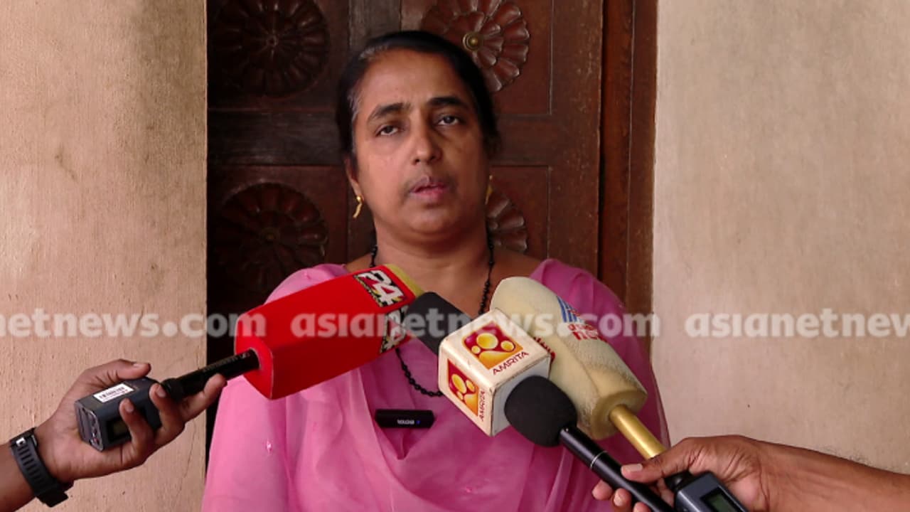 കട്ടപ്പനയിലെ സാബുവിൻ്റെ മരണം: പൊലീസിനെതിരെ കുടുംബം; 'അപവാദങ്ങൾ മൂലം ജീവിക്കാൻ പറ്റാത്ത അവസ്ഥ' കട്ടപ്പനയിലെ സാബുവിൻ്റെ മരണം: പൊലീസിനെതിരെ കുടുംബം; 'അപവാദങ്ങൾ മൂലം ജീവിക്കാൻ പറ്റാത്ത അവസ്ഥ'