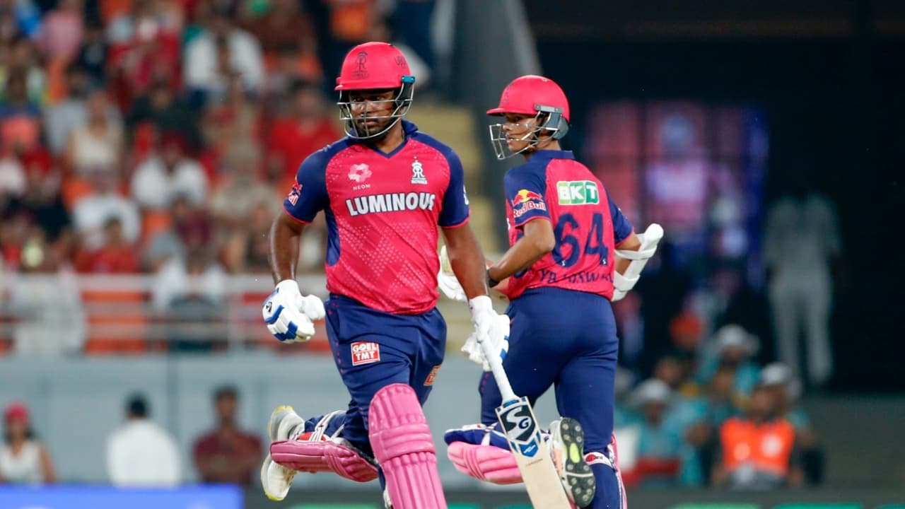 മിന്നലായി സഞ്ജുവും ജയ്സ്വാളും; രാജസ്ഥാന് ഗംഭീര തുടക്കം, പവറില്ലാതെ ഡല്ഹി മിന്നലായി സഞ്ജുവും ജയ്സ്വാളും; രാജസ്ഥാന് ഗംഭീര തുടക്കം, പവറില്ലാതെ ഡല്ഹി