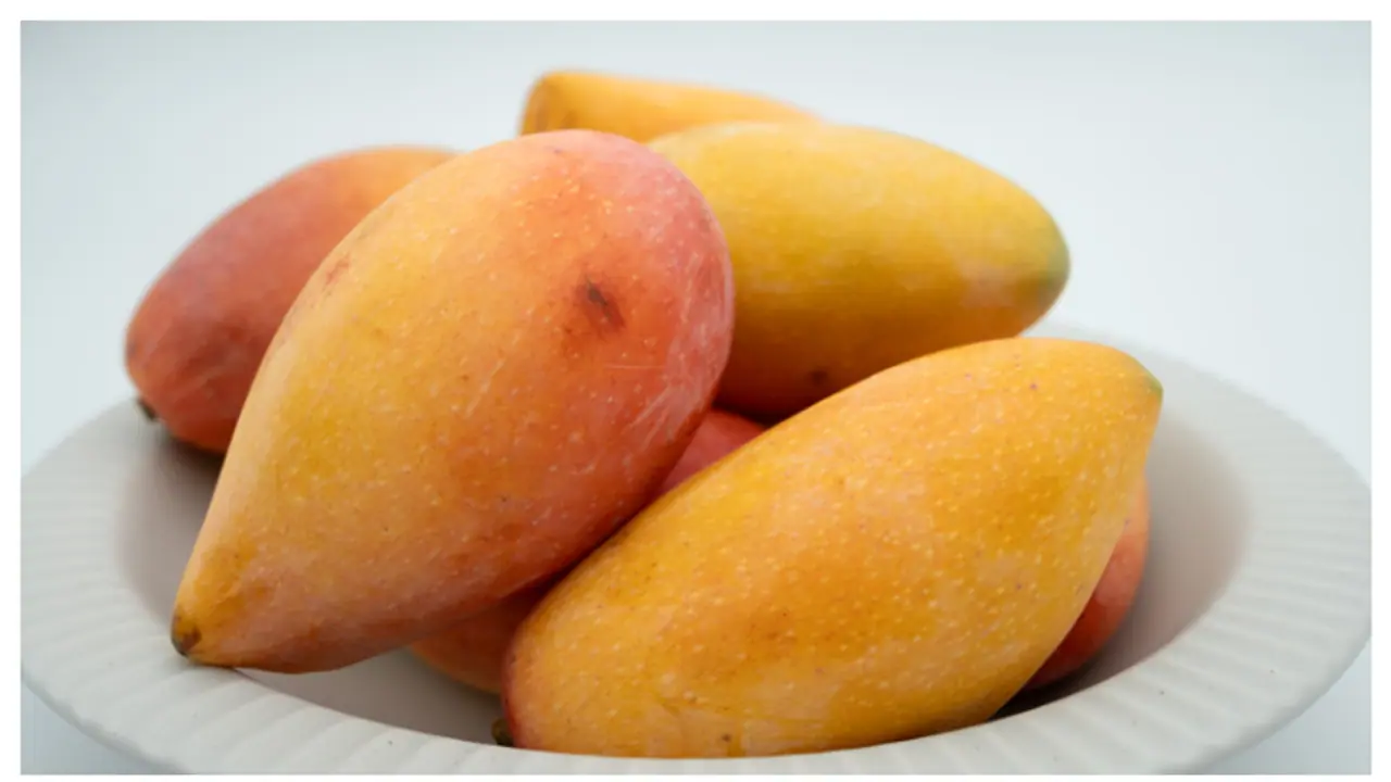 പഴുത്ത മാങ്ങയും മുറിച്ചെടുത്ത മാങ്ങയും കേടുവരാതിരിക്കാൻ ഇത്രയും ചെയ്താൽ മതി 