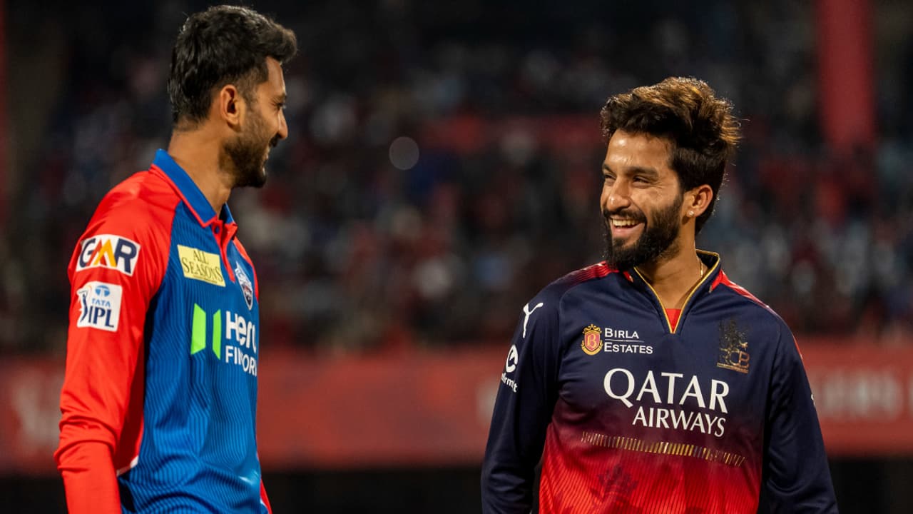 ഡല്ഹി ക്യാപിറ്റല്സിനെതിരെ ആര്സിബിക്ക് ടോസ്, ടീമില് മാറ്റം! ജയിക്കുന്ന ടീം ഒന്നാം സ്ഥാനത്ത് ഡല്ഹി ക്യാപിറ്റല്സിനെതിരെ ആര്സിബിക്ക് ടോസ്, ടീമില് മാറ്റം! ജയിക്കുന്ന ടീം ഒന്നാം സ്ഥാനത്ത്