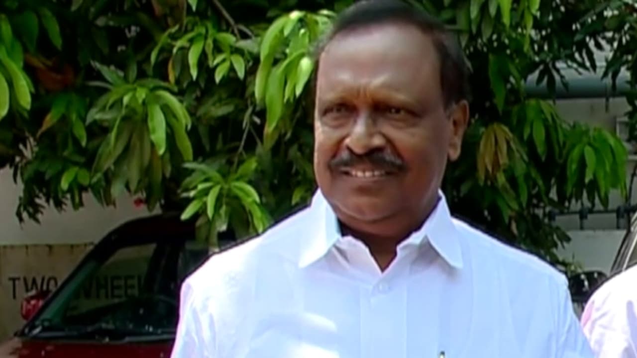 മുതിർന്ന കോൺഗ്രസ് നേതാവ് ഡോ. ശൂരനാട് രാജശേഖരൻ അന്തരിച്ചു മുതിർന്ന കോൺഗ്രസ് നേതാവ് ഡോ. ശൂരനാട് രാജശേഖരൻ അന്തരിച്ചു