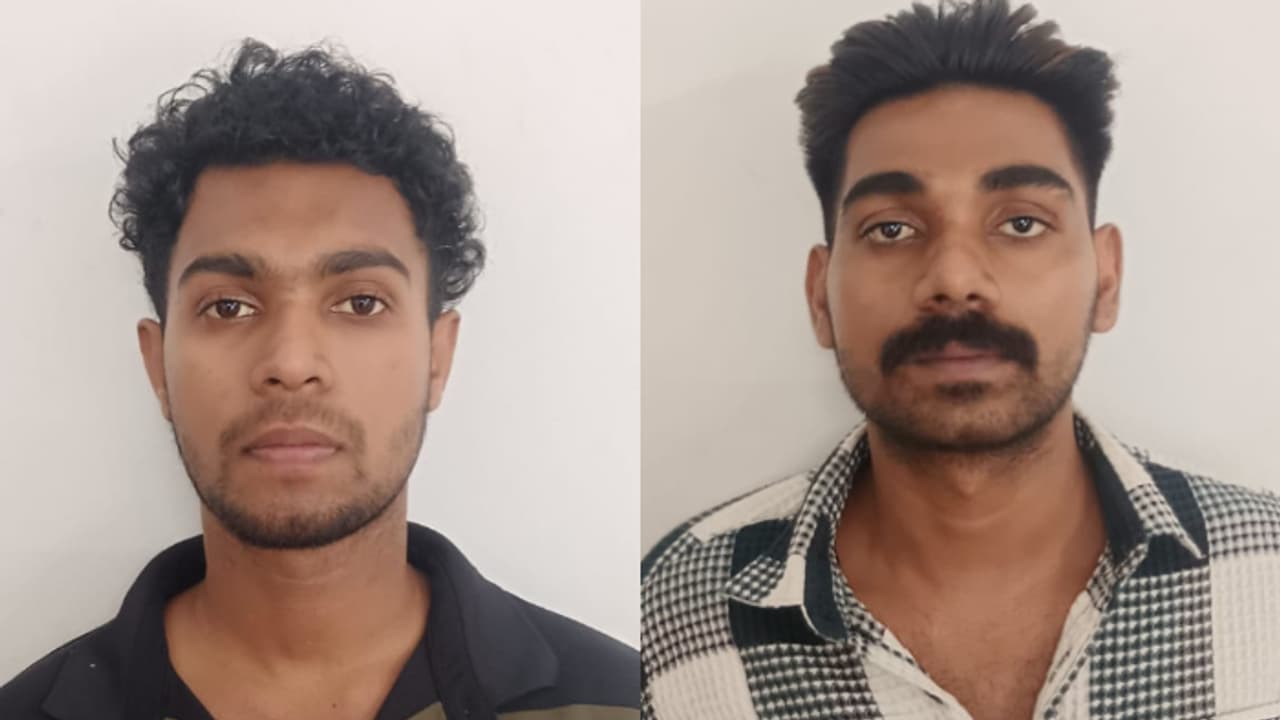 ഉത്സവം കണ്ട് മടങ്ങുന്ന യുവാക്കളെ വെട്ടിക്കൊലപ്പെടുത്താന് ശ്രമിച്ചു; പ്രതികള് അറസ്റ്റില് ഉത്സവം കണ്ട് മടങ്ങുന്ന യുവാക്കളെ വെട്ടിക്കൊലപ്പെടുത്താന് ശ്രമിച്ചു; പ്രതികള് അറസ്റ്റില്