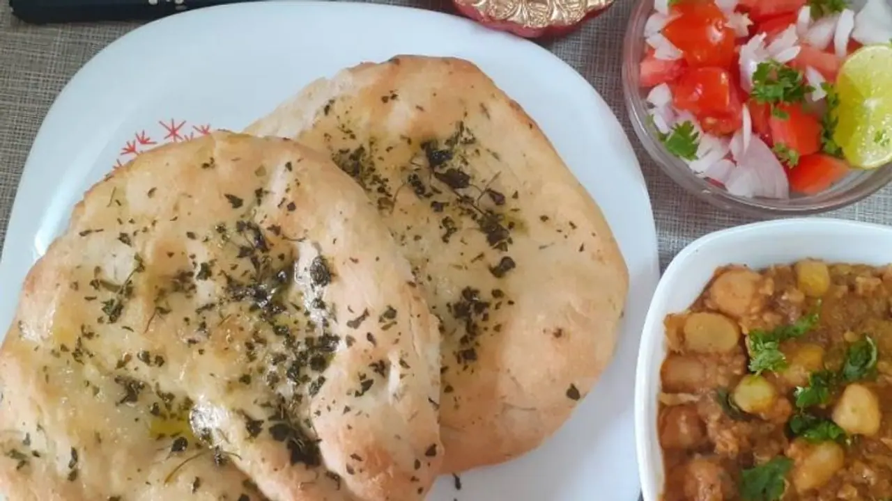 ಚೋಲೆ ಕುಲ್ಚಾ ಮಾರಿ ಕೋಟಿ ಮೌಲ್ಯದ ಮನೆ ಖರೀದಿ ! ಆತನ ತಿಂಗಳ ಗಳಿಕೆ ಎಷ್ಟು? ಚೋಲೆ ಕುಲ್ಚಾ ಮಾರಿ ಕೋಟಿ ಮೌಲ್ಯದ ಮನೆ ಖರೀದಿ ! ಆತನ ತಿಂಗಳ ಗಳಿಕೆ ಎಷ್ಟು?