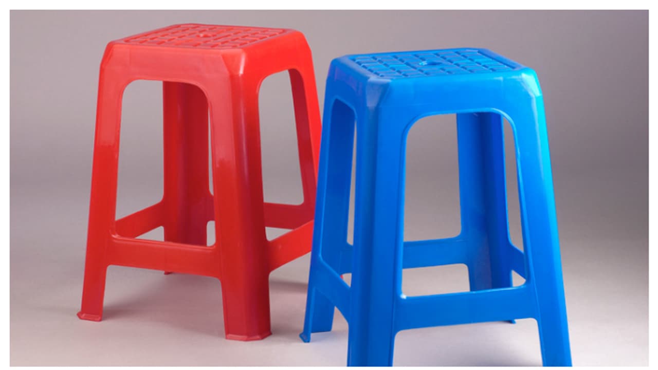 സ്റ്റൂളിന്റെ നടുവിൽ ദ്വാരം ഇടുന്നത് വെറുതേയല്ല; കാര്യം ഇതാണ് 