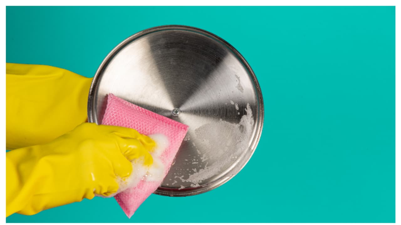 സ്റ്റെയിൻലെസ് സ്റ്റീൽ വൃത്തിയാക്കുമ്പോൾ ഈ 5 തെറ്റുകൾ ഒഴിവാക്കാം 