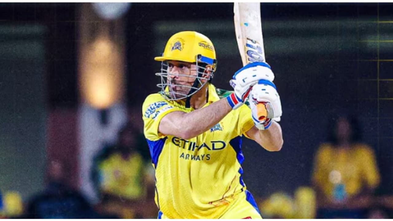 മറ്റൊരു റെക്കോർഡ് കൂടി സ്വന്തമാക്കി ധോണി; ഐപിഎല്ലിലെ ഏറ്റവും പ്രായമേറിയ ക്യാപ്റ്റൻ 