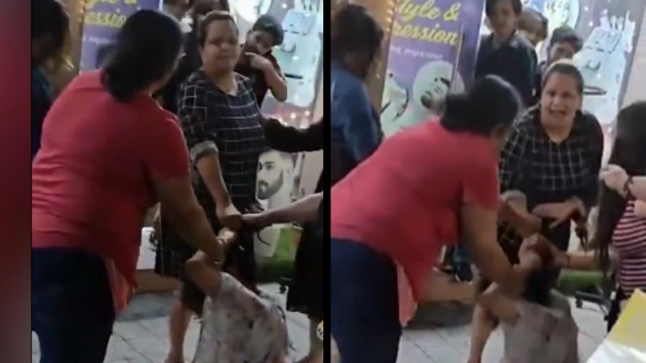 യുവതി മറ്റൊരു യുവതിയുടെ മുടിയിൽ കയറിപ്പിടിച്ച് അലറി, 'പൊലീസിനെ വിളിക്കൂ', എല്ലാം തുടങ്ങിയത് വാട്സാപ്പ് കോളിൽ