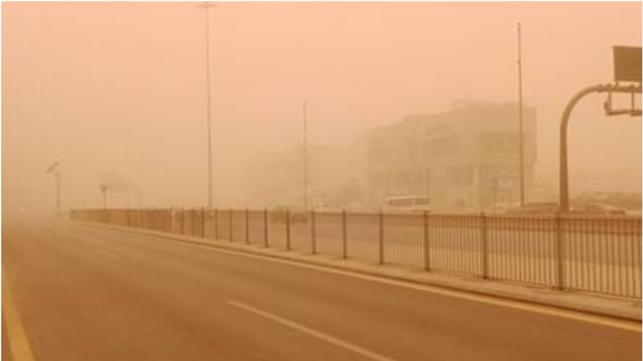 സൗദി അറേബ്യയിൽ ശക്തമായ പൊടിക്കാറ്റ്, വരും ദിവസങ്ങളിലും തുടരുമെന്ന് മുന്നറിയിപ്പ് 