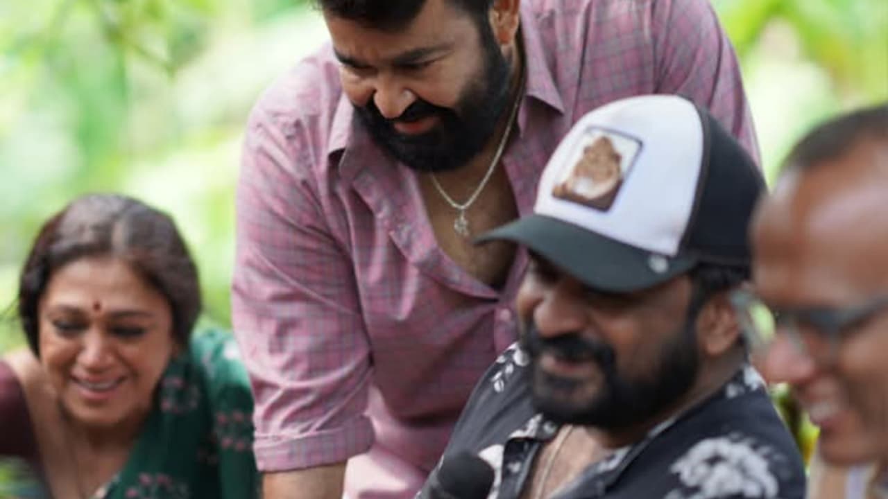 'തുടരുമുണ്ടാകുന്നത് സുനില് കണ്ട ആ ദൃശ്യത്തില് നിന്നും', വെളിപ്പെടുത്തി തരുണ് മൂര്ത്തി 'തുടരുമുണ്ടാകുന്നത് സുനില് കണ്ട ആ ദൃശ്യത്തില് നിന്നും', വെളിപ്പെടുത്തി തരുണ് മൂര്ത്തി