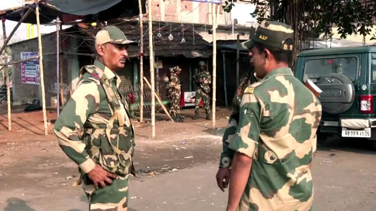 ಮುರ್ಷಿದಾಬಾದ್ ಹಿಂಸಾಚಾರದಲ್ಲಿ ಬಾಂಗ್ಲಾ ಒಳನುಸುಳುಕೋರರ ಕೈವಾಡ: ಗೃಹ ಇಲಾಖೆ ಮುರ್ಷಿದಾಬಾದ್ ಹಿಂಸಾಚಾರದಲ್ಲಿ ಬಾಂಗ್ಲಾ ಒಳನುಸುಳುಕೋರರ ಕೈವಾಡ: ಗೃಹ ಇಲಾಖೆ