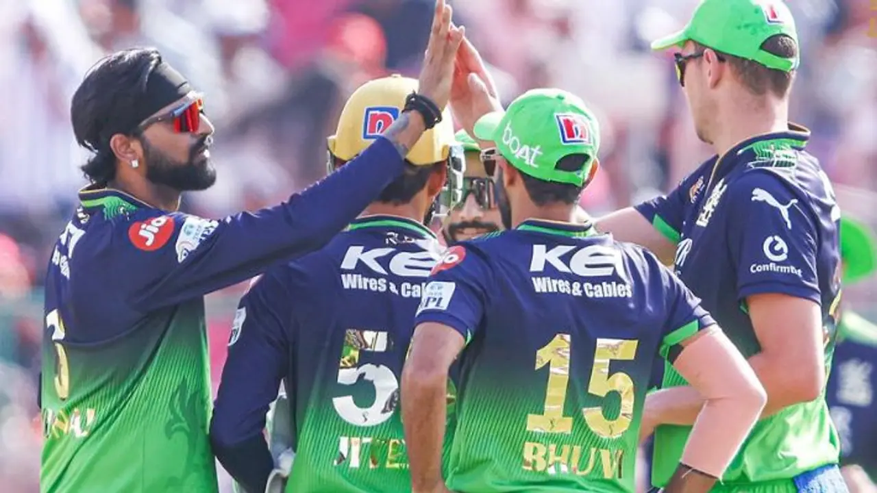 ಬೆಂಗಳೂರು ಮಾರಕ ದಾಳಿ; RCB ನಾಲ್ಕನೇ ಗೆಲುವಿಗೆ ಬೇಕು ಕೇವಲ 174 ರನ್! ಬೆಂಗಳೂರು ಮಾರಕ ದಾಳಿ; RCB ನಾಲ್ಕನೇ ಗೆಲುವಿಗೆ ಬೇಕು ಕೇವಲ 174 ರನ್!