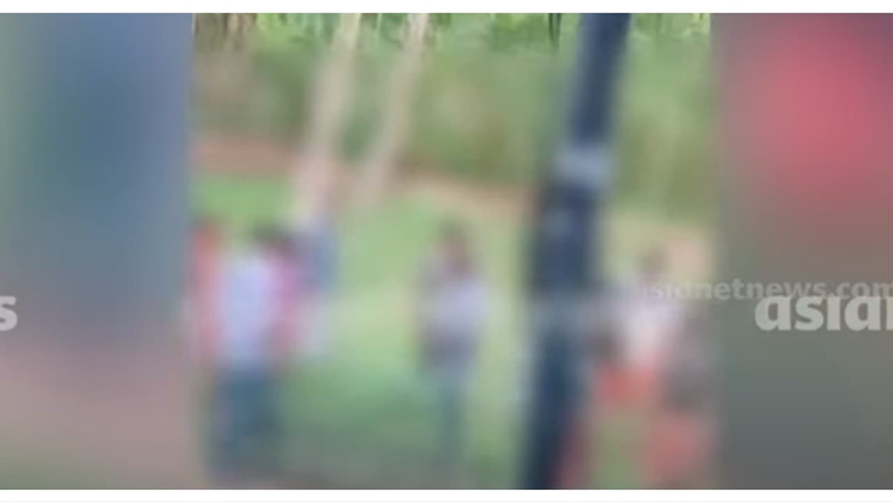 വാഹനത്തിന് മുന്നിൽ ബൈക്ക് ബ്രേക്ക് ഡൗണായി; കണ്ണൂരിൽ 8 പേരടങ്ങുന്ന സംഘം 19കാരനെ തടഞ്ഞുവെച്ച് മർദിച്ചു, കേസ് വാഹനത്തിന് മുന്നിൽ ബൈക്ക് ബ്രേക്ക് ഡൗണായി; കണ്ണൂരിൽ 8 പേരടങ്ങുന്ന സംഘം 19കാരനെ തടഞ്ഞുവെച്ച് മർദിച്ചു, കേസ്