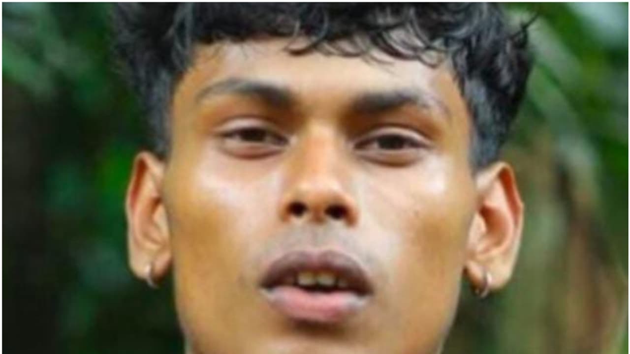 പെട്രോളടിക്കാൻ പമ്പിലേക്ക് ബൈക്ക് തിരിക്കവെ ചരക്ക് ലോറിയിടിച്ചു, പ്ലസ് ടു വിദ്യാർഥിക്ക് ദാരുണാന്ത്യം പെട്രോളടിക്കാൻ പമ്പിലേക്ക് ബൈക്ക് തിരിക്കവെ ചരക്ക് ലോറിയിടിച്ചു, പ്ലസ് ടു വിദ്യാർഥിക്ക് ദാരുണാന്ത്യം