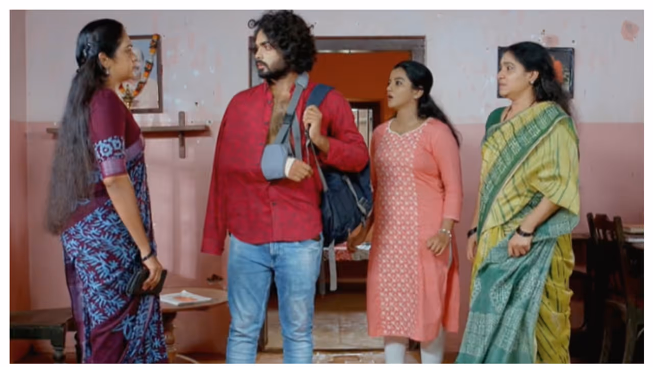 രേവതിയെ ധിക്കരിച്ച് ആന്റണിക്കൊപ്പം പോയി ശരത്ത് ചെമ്പനീർ പൂവ് സീരിയൽ റിവ്യൂ