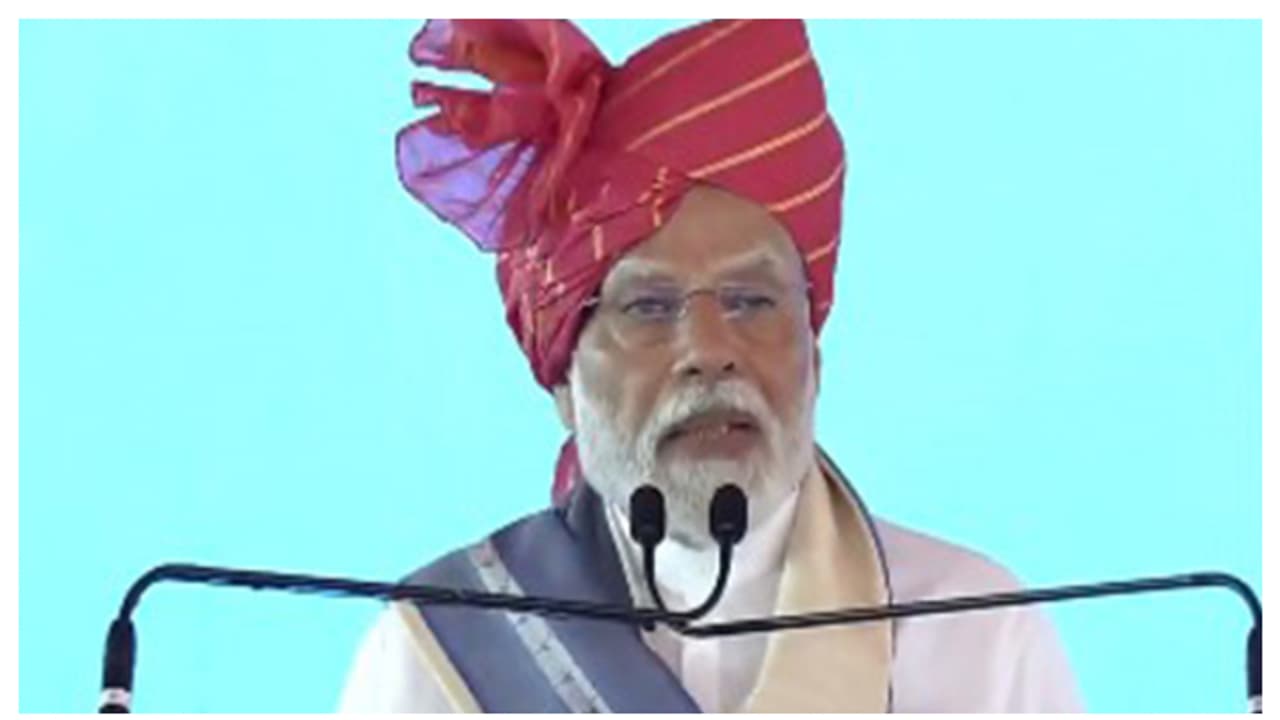 'കോണ്ഗ്രസിന്റെ ഭരണകാലം മറക്കരുത്, ഒരു വിഭാഗത്തെ അവർ രണ്ടാംതരം പൗരന്മാരാക്കി'; ജനങ്ങളെ ഓര്മിപ്പിച്ച് മോദി 'കോണ്ഗ്രസിന്റെ ഭരണകാലം മറക്കരുത്, ഒരു വിഭാഗത്തെ അവർ രണ്ടാംതരം പൗരന്മാരാക്കി'; ജനങ്ങളെ ഓര്മിപ്പിച്ച് മോദി
