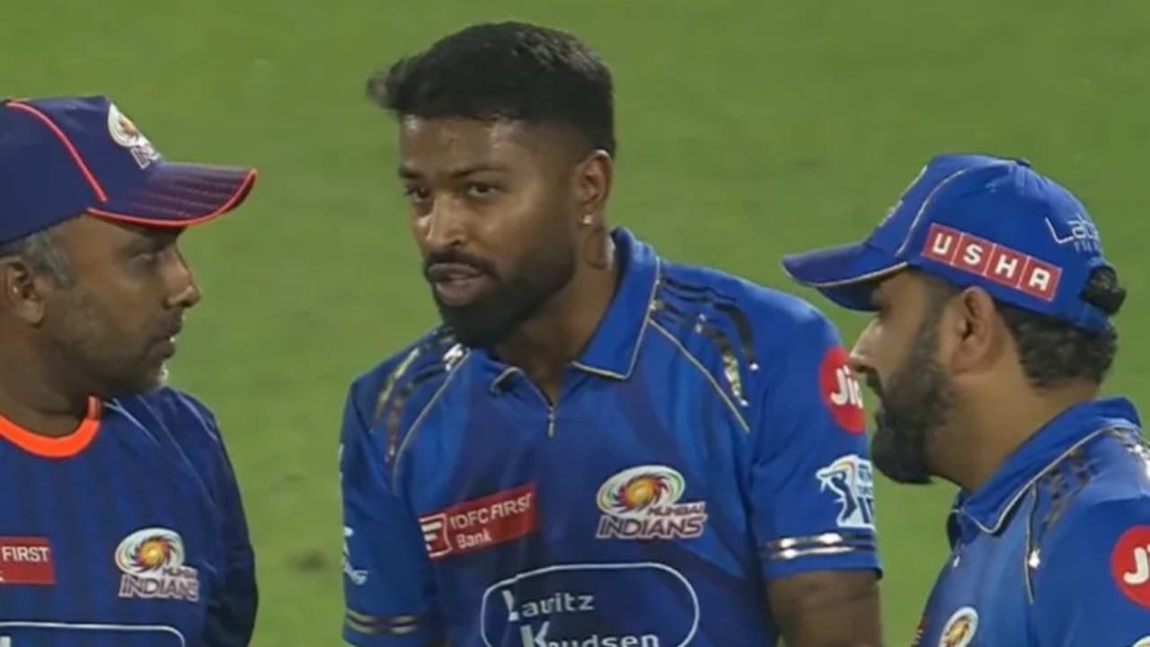 'ജയവർധനെ രോഹിതിനോട് യോജിച്ചില്ല, ഈഗൊ മാറ്റിവെക്കണം'; ഹിറ്റ്മാന്റെ തന്ത്രത്തെ പുകഴ്ത്തി ഹർഭജൻ 'ജയവർധനെ രോഹിതിനോട് യോജിച്ചില്ല, ഈഗൊ മാറ്റിവെക്കണം'; ഹിറ്റ്മാന്റെ തന്ത്രത്തെ പുകഴ്ത്തി ഹർഭജൻ