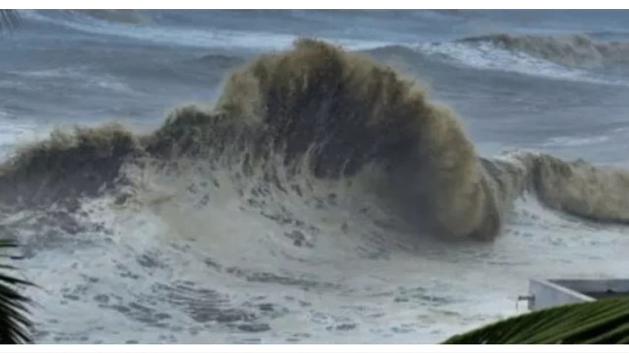 കള്ളക്കടൽ പ്രതിഭാസം; കന്യാകുമാരി തീരത്ത് നാളെയും കേരളതീരത്ത് മറ്റന്നാളും ഉയർന്ന തിരമാലയ്ക്ക് സാധ്യത, ജാ​ഗ്രത