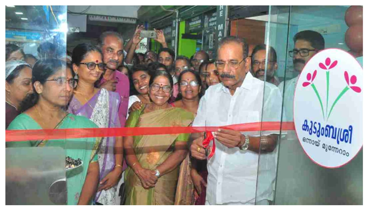 രുചിയുടെ മണ്ണില്‍ കയ്യൊപ്പിടാന്‍ കുടുംബശ്രീ പ്രീമിയം കഫെ റസ്റ്റോറന്‍റ് , മന്ത്രി എകെ ശശീന്ദ്രൻ ഉദ്ഘാടനം ചെയ്തു