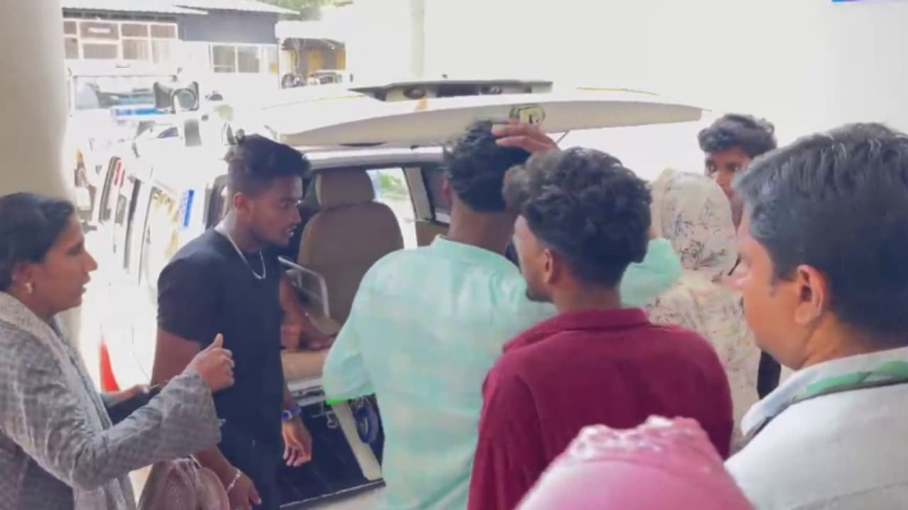 വർക്കല 'അൽ ജസീറ'യിലെ തൊഴിലാളി, അവധി ചോദിച്ചതിന് പിന്നാലെ കുത്തിപരിക്കേൽപ്പിച്ച് ഹോട്ടലുടമ വർക്കല 'അൽ ജസീറ'യിലെ തൊഴിലാളി, അവധി ചോദിച്ചതിന് പിന്നാലെ കുത്തിപരിക്കേൽപ്പിച്ച് ഹോട്ടലുടമ