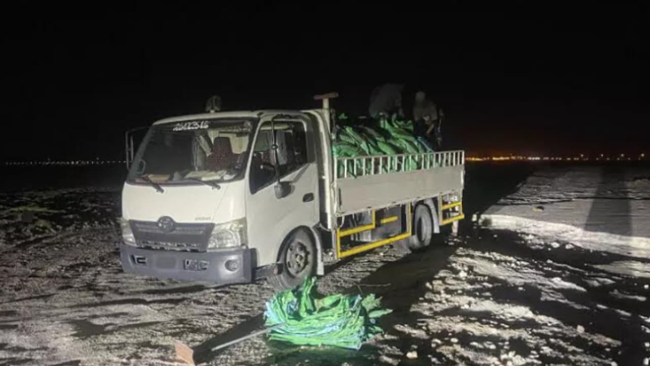 ഖത്തറിൽ അനധികൃത ഉപ്പ് നിർമാണം നടത്തിയ സംഘം പിടിയിൽ ഖത്തറിൽ അനധികൃത ഉപ്പ് നിർമാണം നടത്തിയ സംഘം പിടിയിൽ