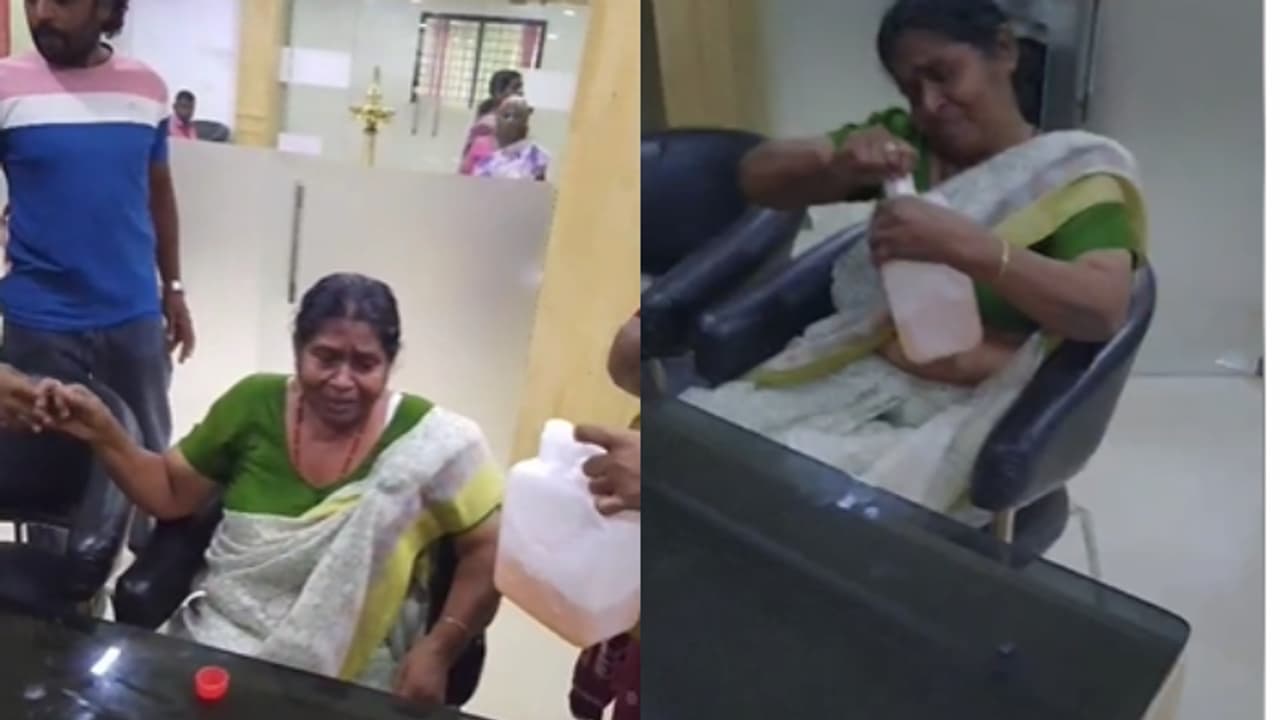 സഹകരണ ബാങ്കിനുള്ളിൽ പെട്രോളുമായി സ്ത്രീ; ലേലത്തിൽ സ്ഥലം വിറ്റ് കിട്ടിയതിൽ ലോൺ കഴിഞ്ഞുള്ള തുക നൽകണമെന്ന് ആവശ്യം സഹകരണ ബാങ്കിനുള്ളിൽ പെട്രോളുമായി സ്ത്രീ; ലേലത്തിൽ സ്ഥലം വിറ്റ് കിട്ടിയതിൽ ലോൺ കഴിഞ്ഞുള്ള തുക നൽകണമെന്ന് ആവശ്യം