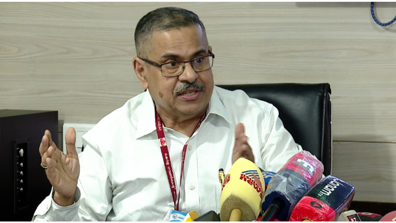 ഐപിഎസ് ഉദ്യോഗസ്ഥൻ്റെ നേതൃത്വത്തിലുള്ള സംഘം ഗൂഢാലോചന അന്വേഷിപ്പിക്കണം;മുഖ്യമന്ത്രിക്ക് കത്ത് നൽകി കെഎം എബ്രഹാം ഐപിഎസ് ഉദ്യോഗസ്ഥൻ്റെ നേതൃത്വത്തിലുള്ള സംഘം ഗൂഢാലോചന അന്വേഷിപ്പിക്കണം;മുഖ്യമന്ത്രിക്ക് കത്ത് നൽകി കെഎം എബ്രഹാം