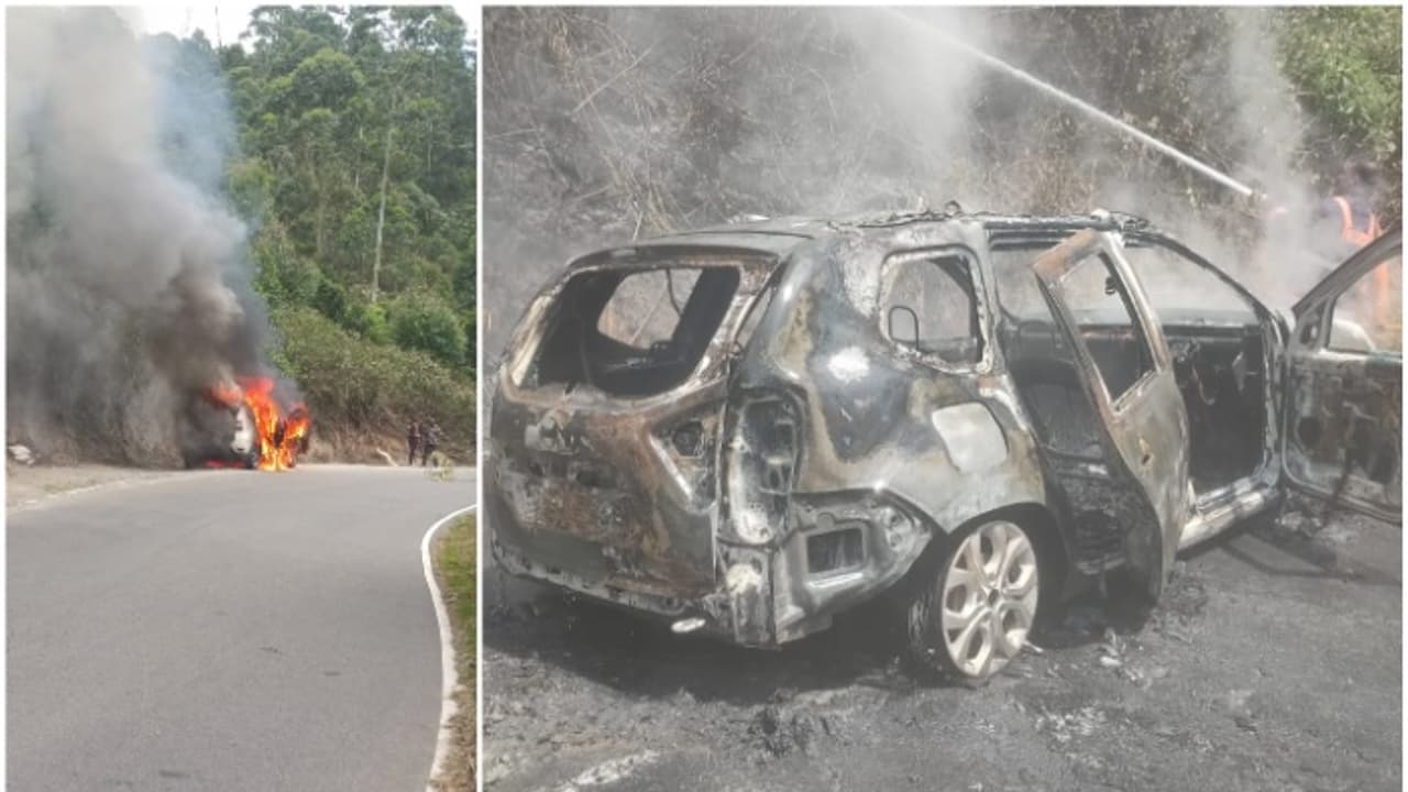 മൂന്നാർ യാത്രയ്ക്കിടെ കാറിൽ നിന്ന് പുക, പിന്നാലെ തീ പടർന്നു; യാത്രക്കാർ ഉടൻ പുറത്തിറങ്ങിയിനാൽ വൻ അപകടം ഒഴിവായി മൂന്നാർ യാത്രയ്ക്കിടെ കാറിൽ നിന്ന് പുക, പിന്നാലെ തീ പടർന്നു; യാത്രക്കാർ ഉടൻ പുറത്തിറങ്ങിയിനാൽ വൻ അപകടം ഒഴിവായി