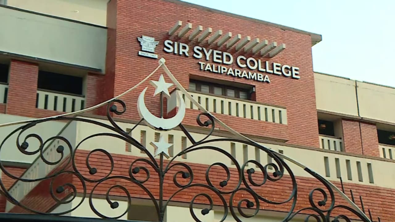 തളിപ്പറമ്പിൽ വഖഫ് ഭൂമിയെ ചൊല്ലി വിവാദം; ലീഗിനെതിരെ ആരോപണം ഏറ്റുപിടിച്ച് സിപിഎം; നുണപറയുന്നുവെന്ന് മറുപടി തളിപ്പറമ്പിൽ വഖഫ് ഭൂമിയെ ചൊല്ലി വിവാദം; ലീഗിനെതിരെ ആരോപണം ഏറ്റുപിടിച്ച് സിപിഎം; നുണപറയുന്നുവെന്ന് മറുപടി