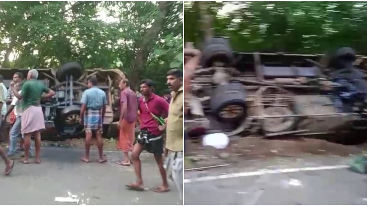 ശബരിമലയിലേക്ക് പോകുന്നതിനിടെ ബസ് മറിഞ്ഞു; ഗുരുതരാവസ്ഥയിലായിരുന്ന തീർത്ഥാടകൻ മരിച്ചു ശബരിമലയിലേക്ക് പോകുന്നതിനിടെ ബസ് മറിഞ്ഞു; ഗുരുതരാവസ്ഥയിലായിരുന്ന തീർത്ഥാടകൻ മരിച്ചു