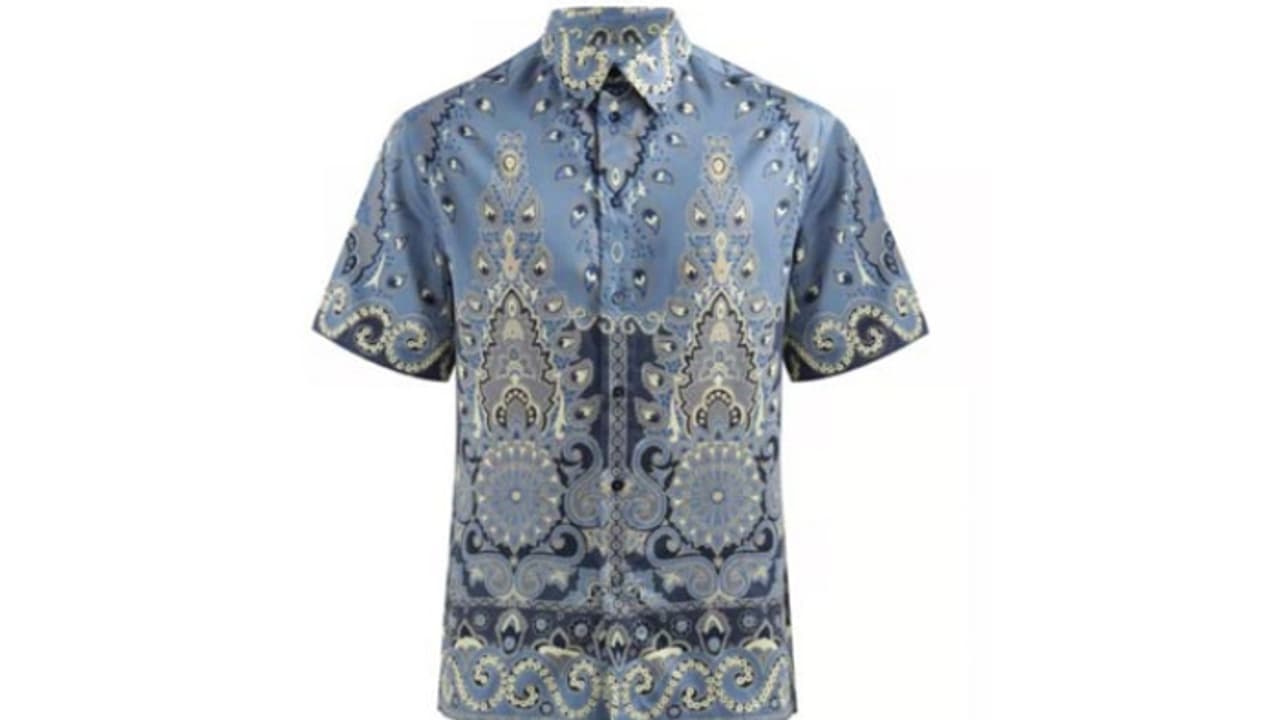 വില കേട്ട് ഞെട്ടി ആരാധകര്, സൂപ്പര്താരം ധരിച്ച ഷര്ട്ടിന് 85000 രൂപ വില കേട്ട് ഞെട്ടി ആരാധകര്, സൂപ്പര്താരം ധരിച്ച ഷര്ട്ടിന് 85000 രൂപ