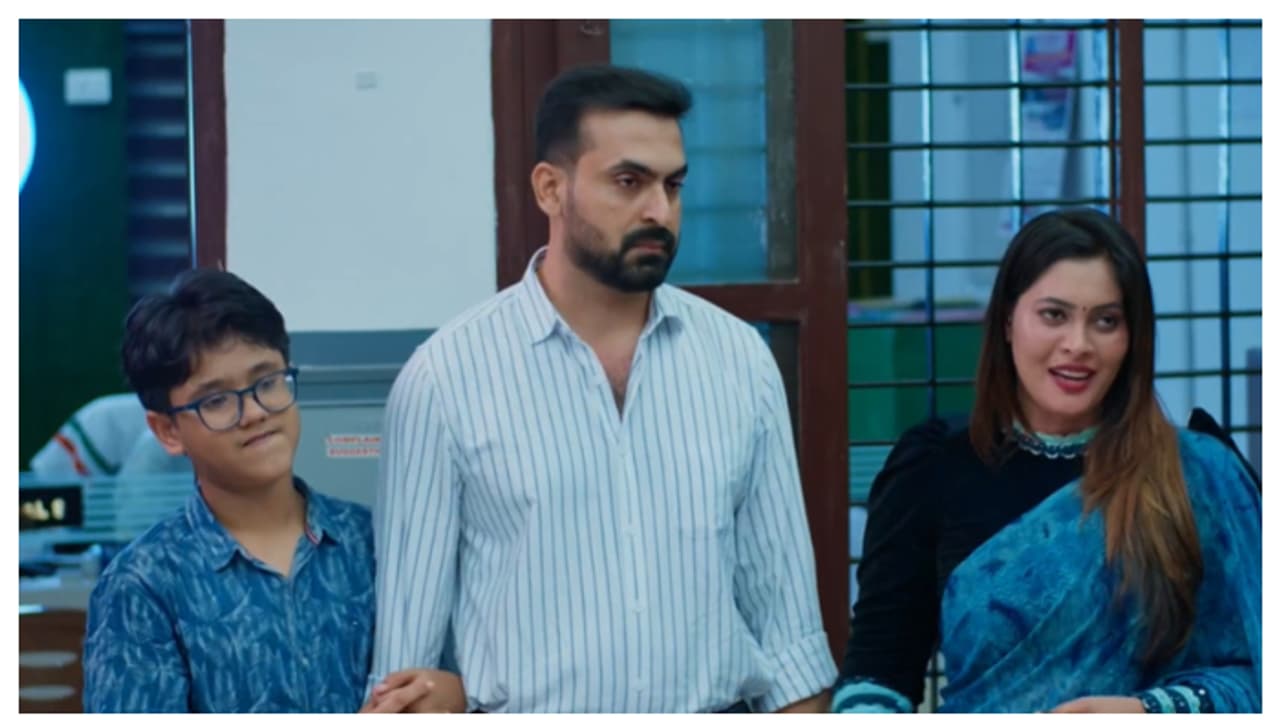 ഇഷിതയെ വേദനിപ്പിക്കാൻ രചനയുടെ നാടകം ഇഷ്ടം മാത്രം സീരിയൽ റിവ്യൂ ഇഷിതയെ വേദനിപ്പിക്കാൻ രചനയുടെ നാടകം ഇഷ്ടം മാത്രം സീരിയൽ റിവ്യൂ