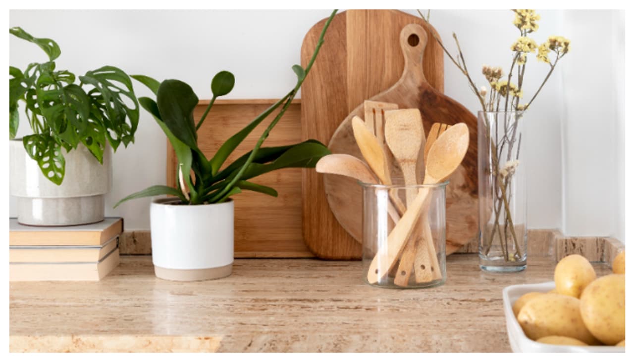 അടുക്കളയിൽ ചൂട് കൂടുതലാണോ? തണുപ്പിക്കാൻ സിംപിളാണ്; ഇങ്ങനെ ചെയ്യൂ