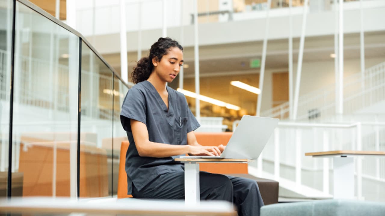 പ്ലസ് ടു കഴിഞ്ഞോ? മെഡിക്കൽ ഫീൽഡിലേക്കാണോ? എയിംസ് വിളിക്കുന്നു