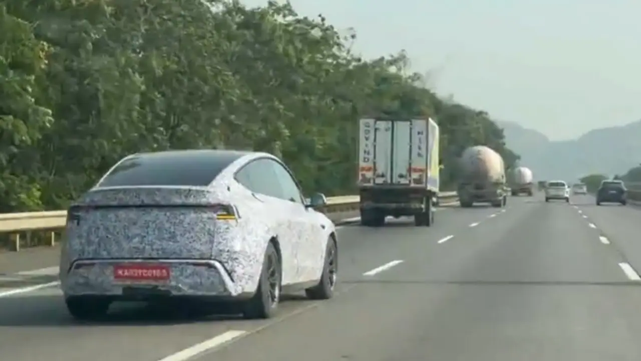 രഹസ്യനാമം ഉൾപ്പെടെ പുറത്ത്, മുംബൈ എക്‌സ്‌പ്രസ്‌വേയിൽ ആ ടെസ്‍ലയുടെ ആദ്യ കാഴ്ച, അത്ഭുതപ്പെട്ട് ജനം