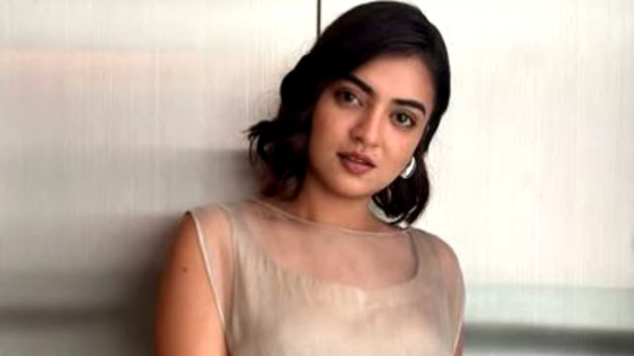 'വൈകാരികമായ സുസ്ഥിതിയില്‍ ആയിരുന്നില്ല'; നാലര മാസങ്ങള്‍ക്ക് ശേഷം വിശദീകരണവുമായി നസ്രിയ