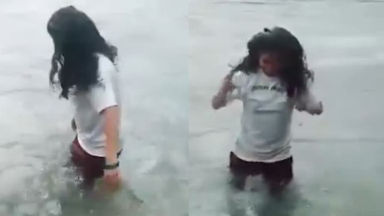 റീൽസെടുക്കാൻ മകളുടെ കൈയിൽ ഫോൺ കൊടുത്ത് അമ്മ നദിയിലേക്കിറങ്ങി; ഒഴിക്കിൽപ്പെട്ട് കാണാതായ യുവതിക്കായി അന്വേഷണം