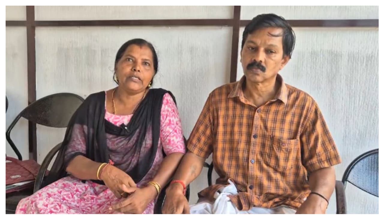 ആശുപത്രിയിലെത്തിയപ്പോൾ ഓട്ടോ ഇടിച്ചു, ഓട്ടോ ഇടിച്ചതിന് പൊലീസ് ഇടിച്ചു; മാനസികാസ്വാസ്ഥ്യമുള്ളയാള് ചികിത്സയിൽ ആശുപത്രിയിലെത്തിയപ്പോൾ ഓട്ടോ ഇടിച്ചു, ഓട്ടോ ഇടിച്ചതിന് പൊലീസ് ഇടിച്ചു; മാനസികാസ്വാസ്ഥ്യമുള്ളയാള് ചികിത്സയിൽ