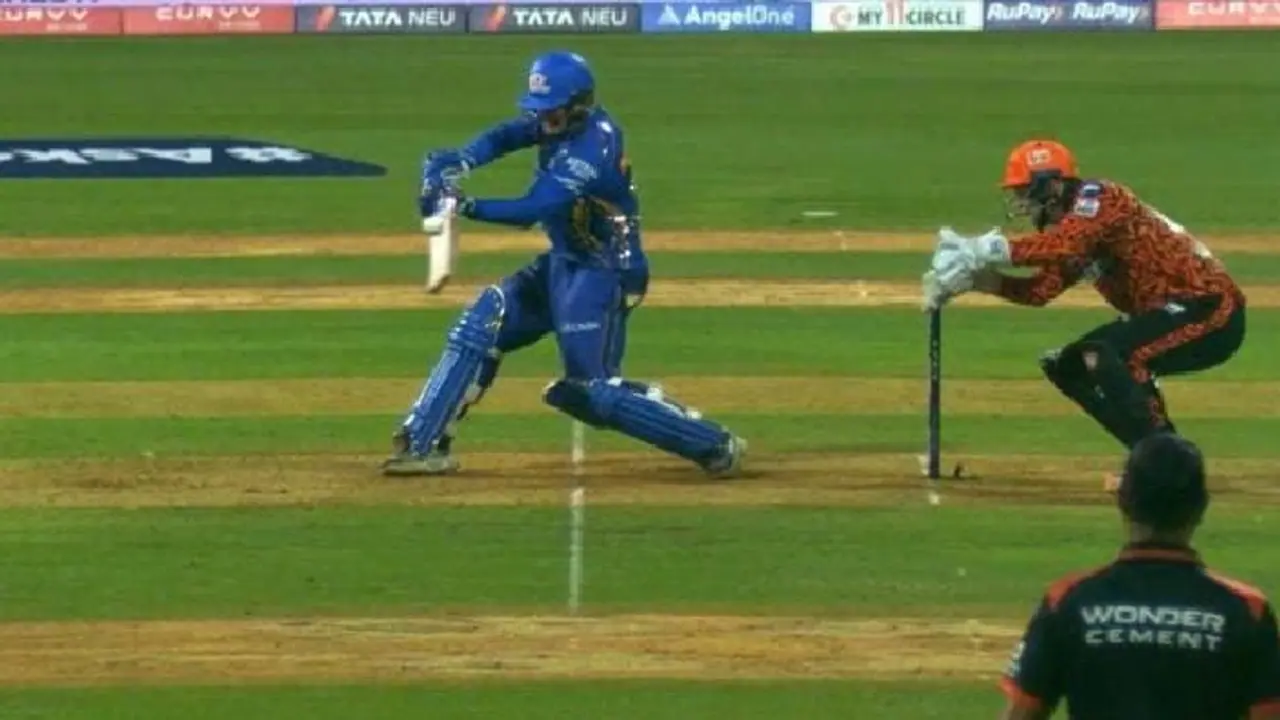 എന്നാലും എന്റെ ക്ലാസാ! ഔട്ടായി വീട്ടിലെത്തി റിക്കല്‍ട്ടണ്‍, തിരിച്ചുവിളിച്ച് അമ്പയർ; വല്ലാത്തൊരു നോബോള്‍