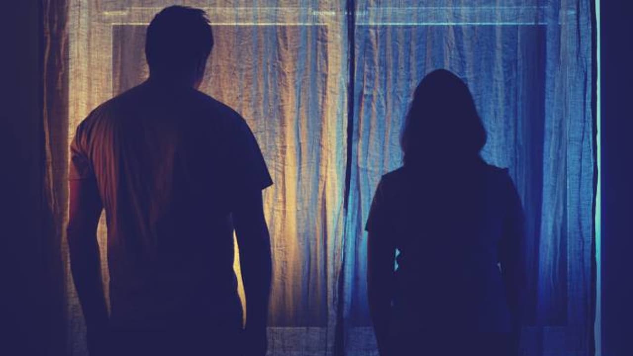 4 കൊല്ലം പ്രണയിച്ചു, പറഞ്ഞതെല്ലാം കള്ളം, കാമുകി 27 കാരിയല്ല 48 കാരിയെന്നറിഞ്ഞ് ഞെട്ടി യുവാവ്..!