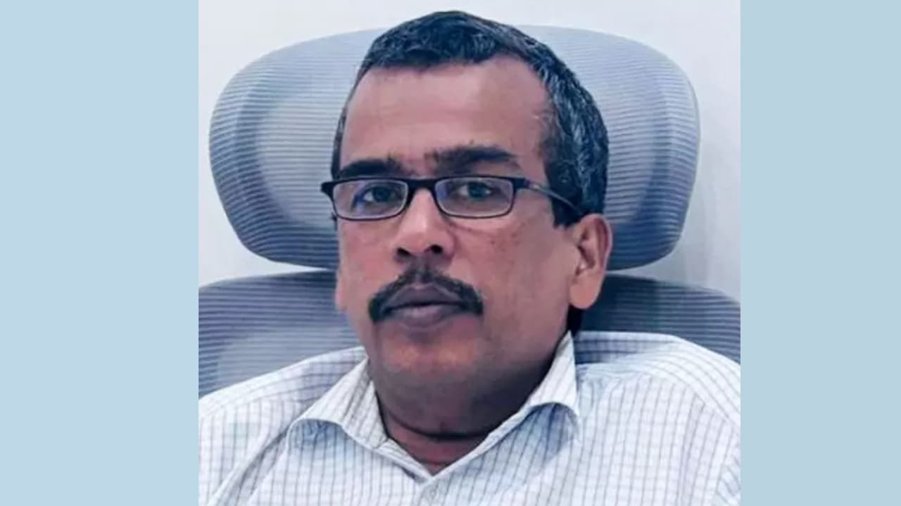 റോഡ് മുറിച്ചുകടക്കുന്നതിനിടെ കാര് ഇടിച്ച് പ്രവാസി മലയാളി മരിച്ചു റോഡ് മുറിച്ചുകടക്കുന്നതിനിടെ കാര് ഇടിച്ച് പ്രവാസി മലയാളി മരിച്ചു