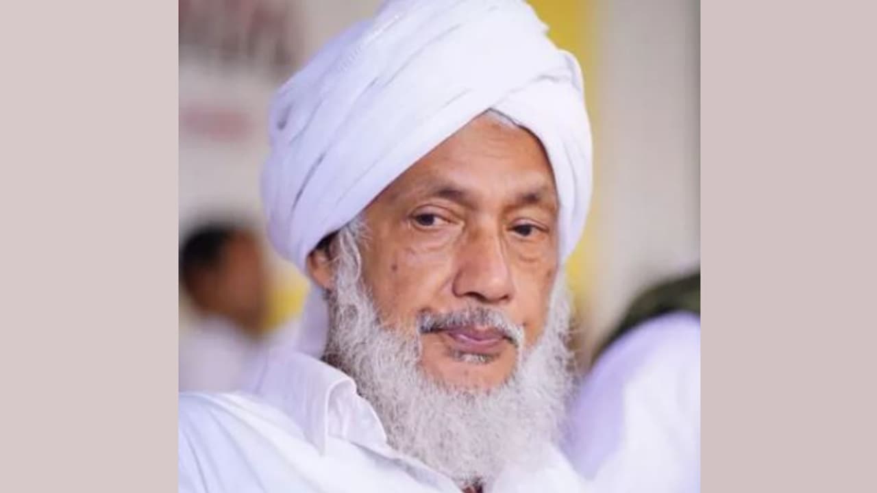 ഉംറ നിർവഹിക്കാനെത്തിയ മലപ്പുറം സ്വദേശി സൗദിയിൽ മരിച്ചു, വിടപറഞ്ഞത് റഹ്മാനിയ അറബിക് കോളേജിലെ അധ്യാപകൻ