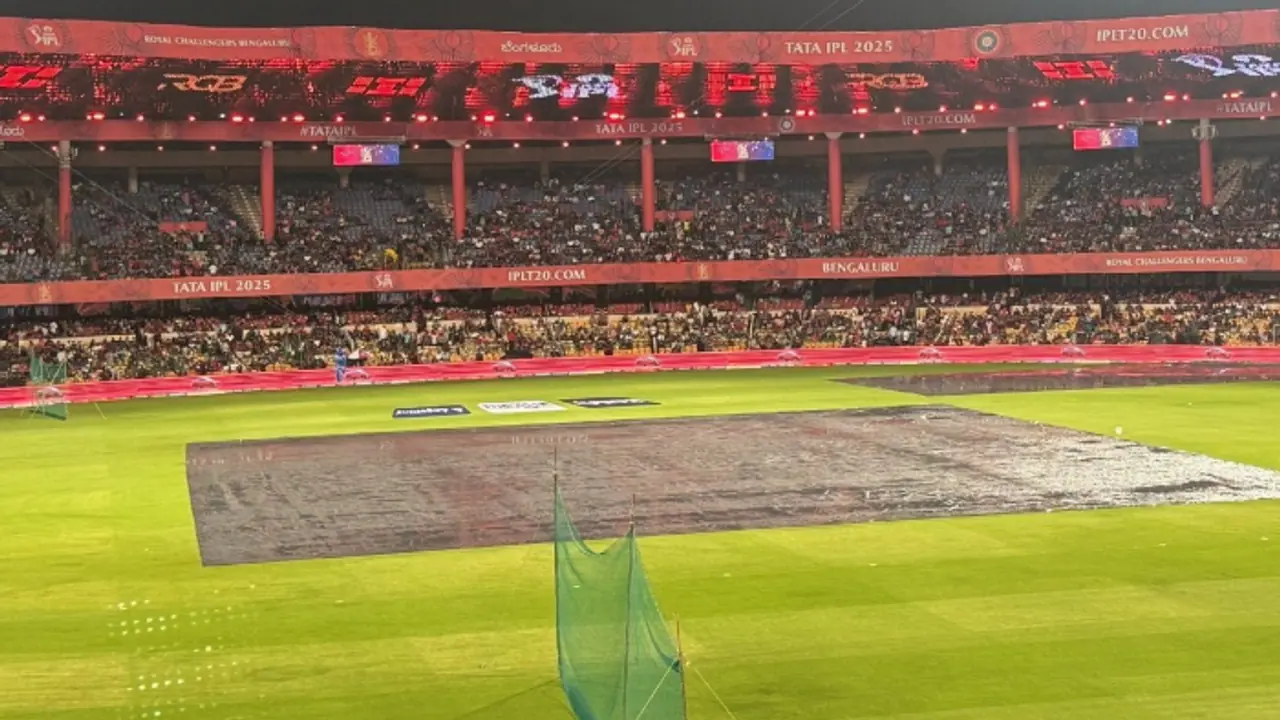 ആര്സിബി പഞ്ചാബ് പോരാട്ടം, ചിന്നസ്വാമിയില് മഴയുടെ പവര് പ്ലേ; ടോസ് വൈകുന്നു ആര്സിബി പഞ്ചാബ് പോരാട്ടം, ചിന്നസ്വാമിയില് മഴയുടെ പവര് പ്ലേ; ടോസ് വൈകുന്നു