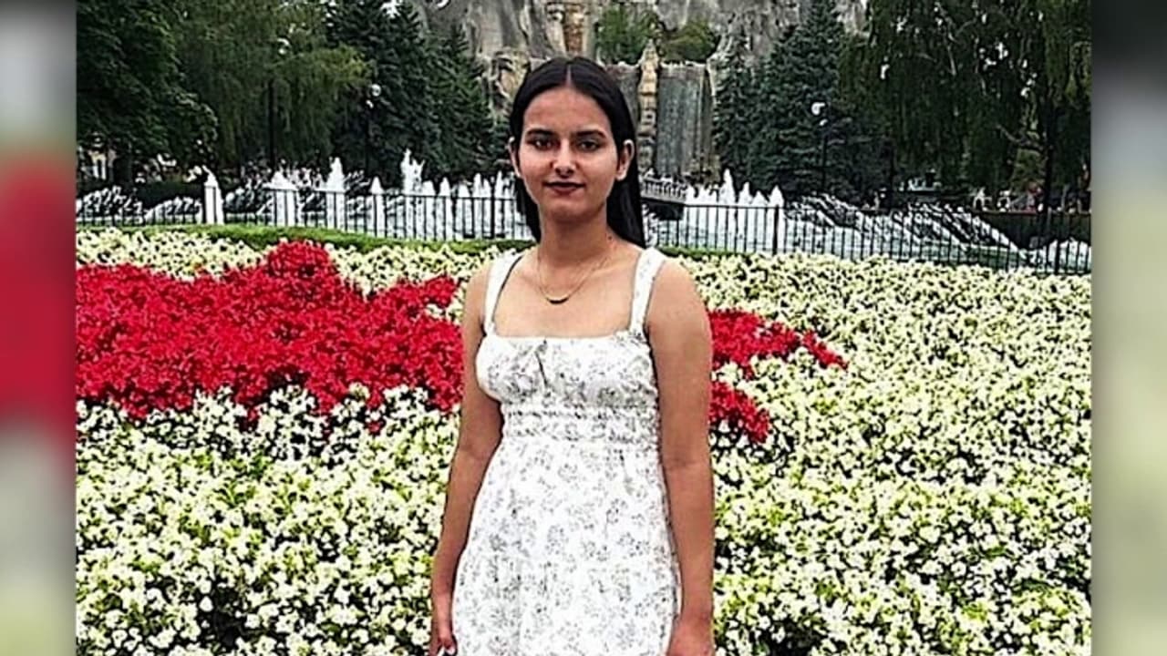 കാനഡയിൽ ഇന്ത്യൻ വിദ്യാര്ത്ഥിനി വെടിയേറ്റ് മരിച്ചു; ആക്രമണം ബസ് സ്റ്റോപ്പിൽ നിൽക്കുമ്പോള്, അന്വേഷണം ആരംഭിച്ചു കാനഡയിൽ ഇന്ത്യൻ വിദ്യാര്ത്ഥിനി വെടിയേറ്റ് മരിച്ചു; ആക്രമണം ബസ് സ്റ്റോപ്പിൽ നിൽക്കുമ്പോള്, അന്വേഷണം ആരംഭിച്ചു